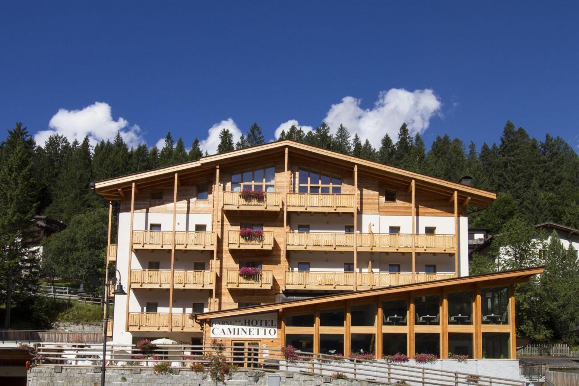 Hotel Garni Caminetto Madonna di Campiglio Ngoại thất bức ảnh